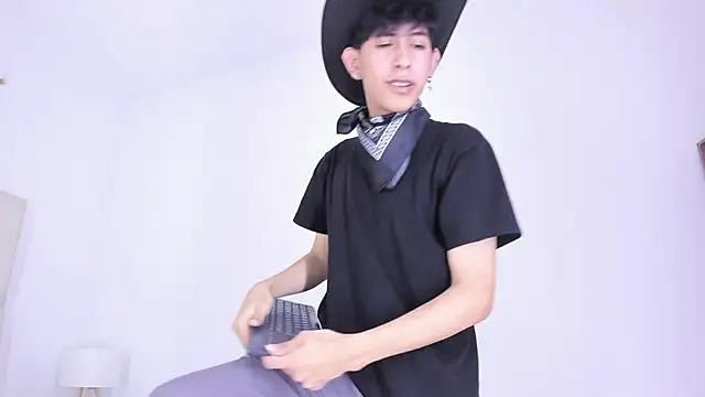 julian xx online show from 07-16-26, 07:09