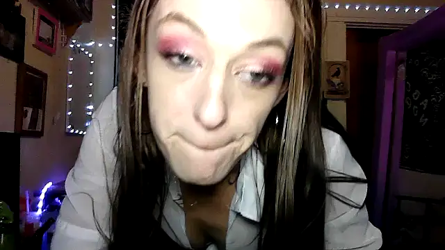 Snapshot of SultryEroticSlut chatting on 02-25-26, 01:04 SultryEroticSlut online show from 02-25-26, 01:04