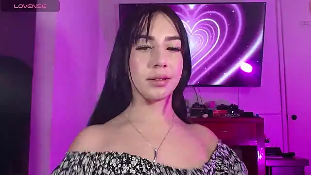 Snapshot of SweetLiamn chatting on 05-22-26, 11:43 SweetLiamn online show from 05-22-26, 11:43