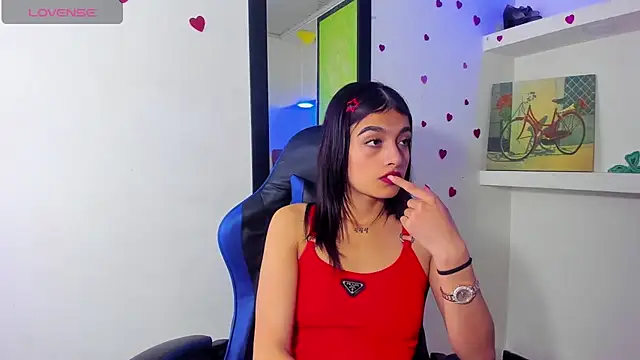 honeyluxe  online show from 06-19-26, 08:12
