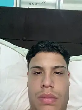 Snapshot of Wellington00_ chatting on 02-03-26, 01:15 Wellington00 online show from 02-03-26, 01:15