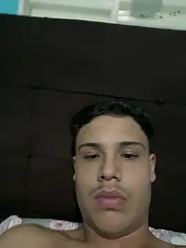 Snapshot of Wellington00_ chatting on 02-19-26, 12:06 Wellington00 online show from 02-19-26, 12:06