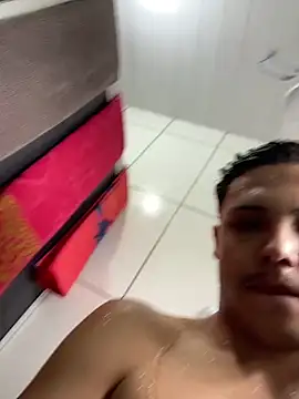 Snapshot of Wellington00_ chatting on 02-20-26, 04:51 Wellington00 online show from 02-20-26, 04:51