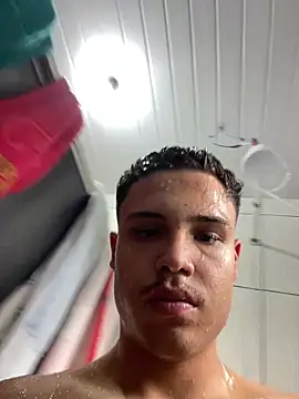 Snapshot of Wellington00_ chatting on 03-05-26, 08:49 Wellington00 online show from 03-05-26, 08:49