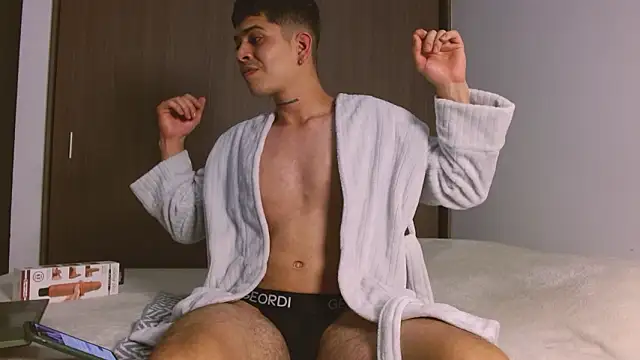 Snapshot of Andrew_Mahecha chatting on 02-04-26, 01:33 Andrew Mahecha online show from 02-04-26, 01:33