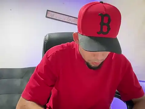 Snapshot of enyel_100 chatting on 01-17-26, 01:54 enyel 100 online show from 01-17-26, 01:54