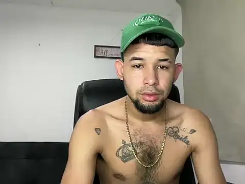 Snapshot of enyel_100 chatting on 03-02-26, 06:48 enyel 100 online show from 03-02-26, 06:48