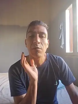 Snapshot of Rodrigohernan19 chatting on 04-10-26, 06:45 Rodrigohernan19 online show from 04-10-26, 06:45