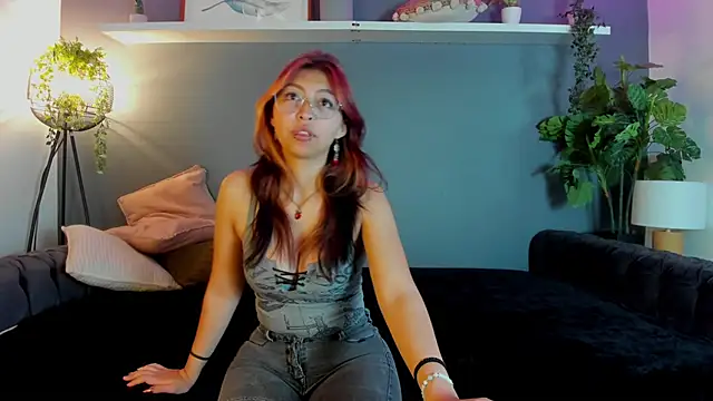 Kira Exe  online show from 04-04-26, 11:40