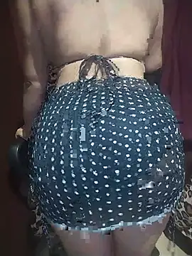 Snapshot of mileez_secret chatting on 06-02-26, 01:35 mileez secret online show from 06-02-26, 01:35