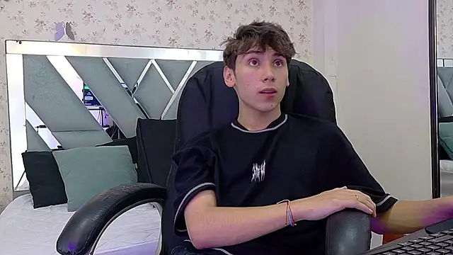 Liam Noxx online show from 01-06-26, 12:25