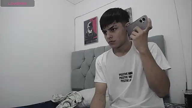 Snapshot of Loganjhonson19 chatting on 01-09-26, 03:09 Loganjhonson19 online show from 01-09-26, 03:09