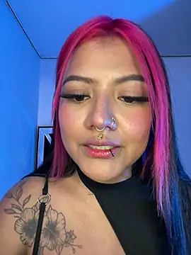 queen of you heart online show from 07-18-26, 08:56
