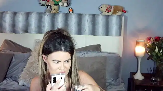 Snapshot of ScottishIvy chatting on 02-06-26, 07:39 ScottishIvy online show from 02-06-26, 07:39