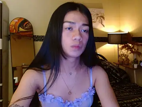 Snapshot of EnviousMaddie chatting on 05-26-26, 05:42 EnviousMaddie online show from 05-26-26, 05:42