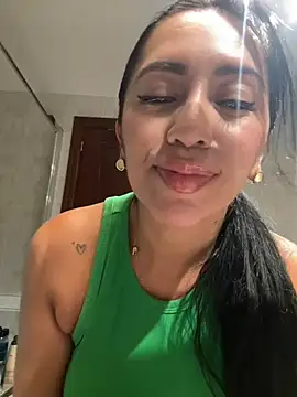 Snapshot of nataliia_queen_ chatting on 08-02-26, 02:21 nataliia queen online show from 08-02-26, 02:21