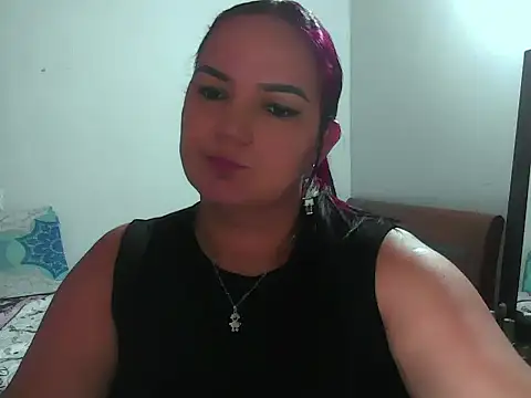 Snapshot of Roja_tentacion chatting on 01-13-26, 10:37 Roja tentacion online show from 01-13-26, 10:37