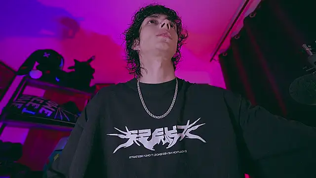 Snapshot of Olliver___y chatting on 01-13-26, 02:39 Olliver y online show from 01-13-26, 02:39