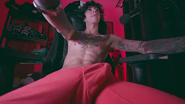 Snapshot of Olliver___y chatting on 03-02-26, 05:08 Olliver y online show from 03-02-26, 05:08