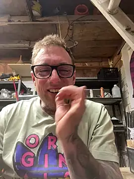 Snapshot of WIDBIGWHITECOCK chatting on 03-21-26, 12:26 WIDBIGWHITECOCK online show from 03-21-26, 12:26