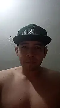 Snapshot of paladito01 chatting on 05-10-26, 04:50 paladito01 online show from 05-10-26, 04:50