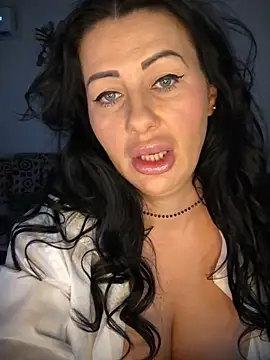 IRISWHITE17 online show from 06-18-26, 04:46
