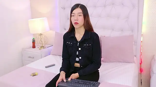 Snapshot of VioletFroost chatting on 01-16-26, 08:13 VioletFroost online show from 01-16-26, 08:13