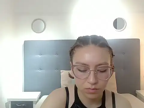 mia vegga online show from 01-10-26, 08:21