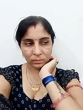 Hot ree85 online show from 04-17-26, 11:46