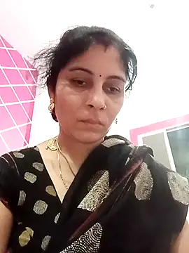 Snapshot of Hot_ree85 chatting on 04-28-26, 11:32 Hot ree85 online show from 04-28-26, 11:32