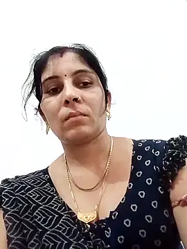 Snapshot of Hot_ree85 chatting on 04-29-26, 06:14 Hot ree85 online show from 04-29-26, 06:14