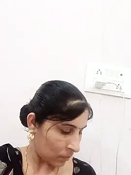 Snapshot of Hot_ree85 chatting on 05-07-26, 10:09 Hot ree85 online show from 05-07-26, 10:09