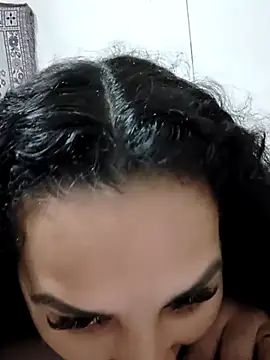 Larissinha015 online show from 01-12-26, 02:50