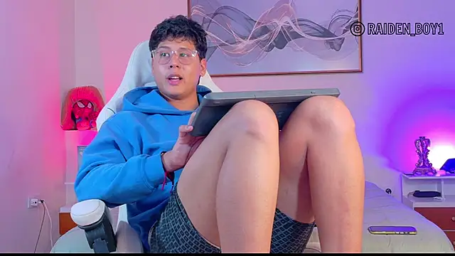 Snapshot of RaidenBoy11 chatting on 01-09-26, 07:26 RaidenBoy11 online show from 01-09-26, 07:26