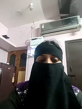 Snapshot of Tamilfathi chatting on 03-04-26, 02:01 Tamilfathi online show from 03-04-26, 02:01