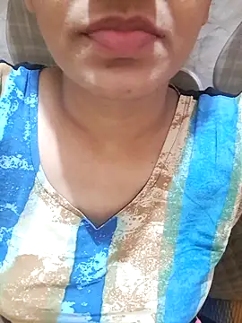 Snapshot of MILFybar chatting on 03-23-26, 05:06 MILFybar online show from 03-23-26, 05:06