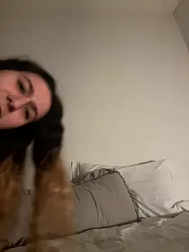 Snapshot of joanaguerreiru chatting on 02-12-26, 10:49 joanaguerreiru online show from 02-12-26, 10:49