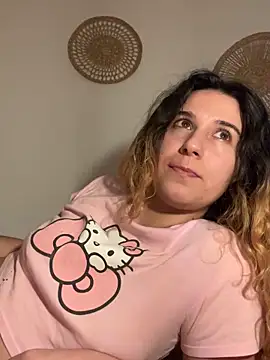 Snapshot of joanaguerreiru chatting on 02-21-26, 12:22 joanaguerreiru online show from 02-21-26, 12:22