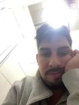 Snapshot of Llavedepalanca chatting on 01-08-26, 10:34 Llavedepalanca online show from 01-08-26, 10:34