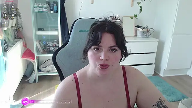Snapshot of YourPrettyHazel chatting on 03-20-26, 10:42 YourPrettyHazel online show from 03-20-26, 10:42