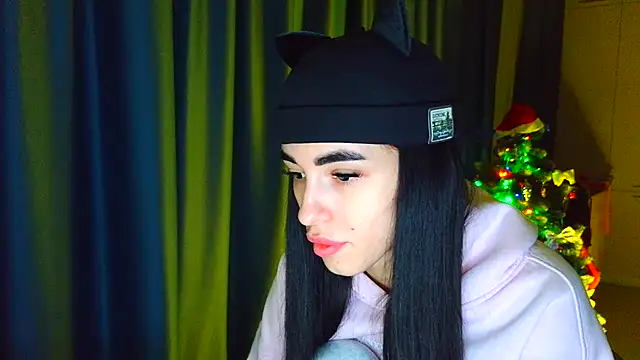 Snapshot of Vlada_Elfie chatting on 01-14-26, 06:02 Vlada Elfie online show from 01-14-26, 06:02