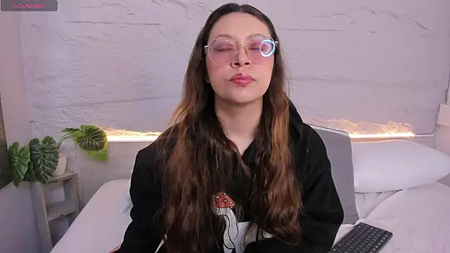 lanna 18  online show from 03-09-26, 11:36