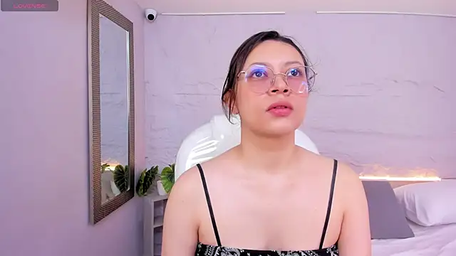 lanna 18  online show from 06-01-26, 11:45