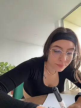 alesziarose  online show from 01-31-26, 09:24