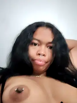 Snapshot of shenna_brunette chatting on 01-09-26, 01:25 shenna brunette online show from 01-09-26, 01:25