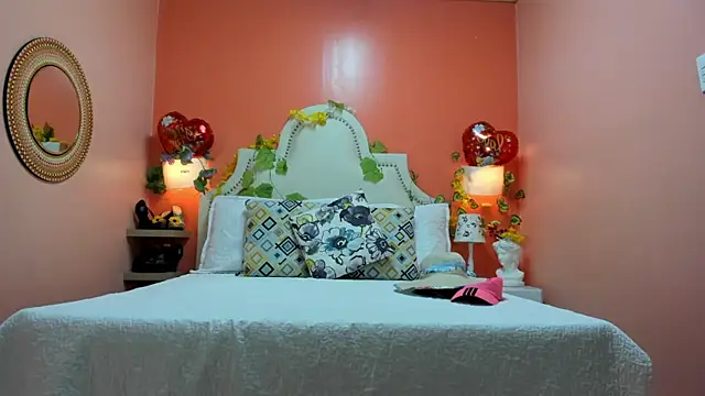 Dalila Najjar  online show from 04-18-26, 02:43