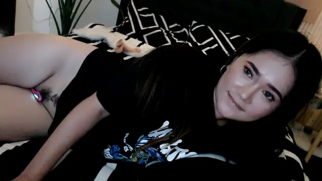 Snapshot of simplykhate chatting on 06-08-26, 02:45 simplykhate online show from 06-08-26, 02:45