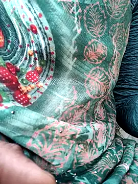 Snapshot of Queen_chayna chatting on 01-19-26, 04:16 Queen chayna online show from 01-19-26, 04:16