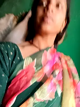 Snapshot of Alisha_beby143 chatting on 01-09-26, 09:34 Alisha beby143 online show from 01-09-26, 09:34