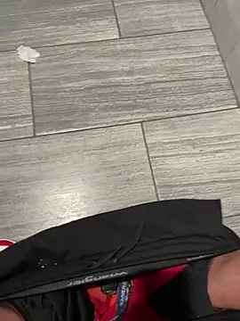 Snapshot of yazzz561 chatting on 01-12-26, 01:33 yazzz561 online show from 01-12-26, 01:33